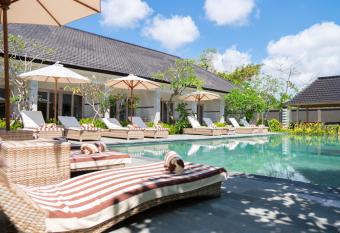 Green D Mel Luxury Homestay has Balcony rooms