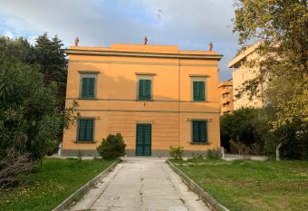 Paradisa28 - Amalfi - Zona Ospedale Cisanello allows 18 year olds to book a room