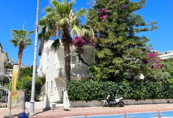 Lotus Villa Apartment allows 18 year olds to book a room