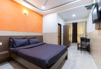 Hotel Sankalp allows 18 year olds to book a room