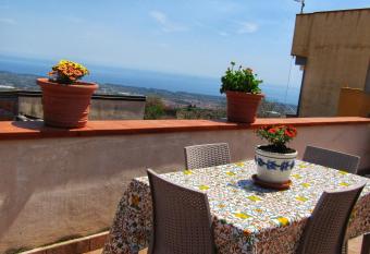 La Casa di Sofia has Balcony rooms