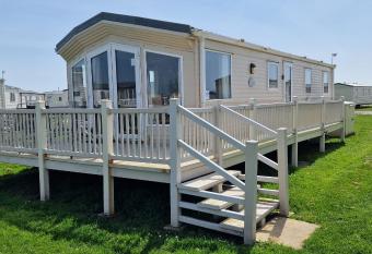 Willow Tree - close to the playground has Balcony rooms