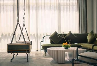 Hotel Indigo Hangzhou Uptown, an IHG Hotel allows 18 year olds to book a room