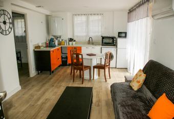 les id  es d Emilie allows 18 year olds to book a room