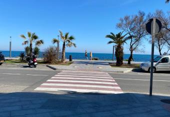 C  lida habitaci  n para temporadas u ocasiones has Balcony rooms