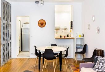 Charmante   choppe 2    6 personnes allows 18 year olds to book a room