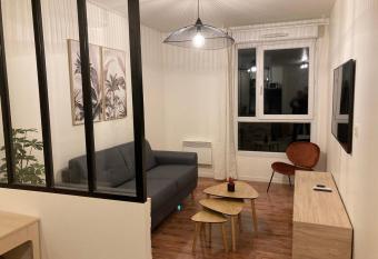 Cosy Appart Disney-Paris / RER Val d   Europe    150m has Balcony rooms
