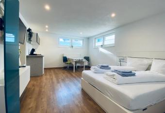 Haus-no19 GbR has Balcony rooms