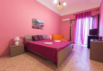 coraci house allows 18 year olds to book a room