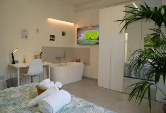 Guest House Oasi Dei Mille has Balcony rooms