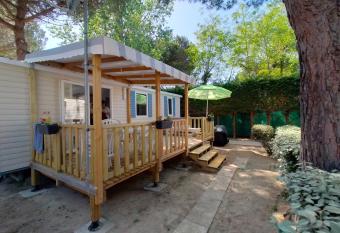 Mobil Home 4 places Confort allows 18 year olds to book a room