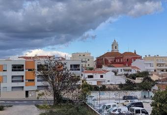Apt Alcantarilha has Balcony rooms