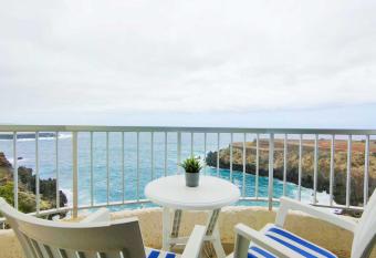 Estupendo Estudio con vistas al mar, FreeWifi allows 18 year olds to book a room