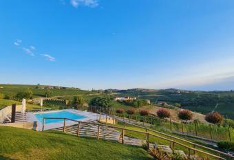 Sedendo e Mirando allows 18 year olds to book a room