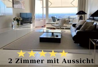 Top - Apartment mit Aussicht allows 18 year olds to book a room
