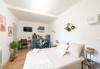 R  sidence Kyjay has Balcony rooms