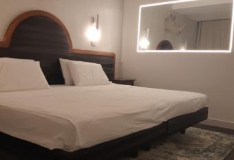 Grand hotel irpinia & Family SPA allows 18 year olds to book a room