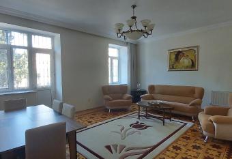 Azneft Royal Suite Apartment Sea View has Balcony rooms