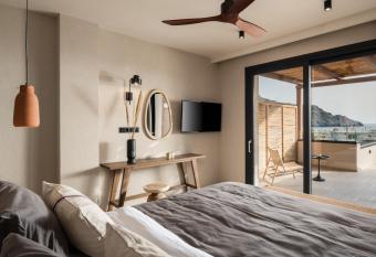 KYMANI Boutique Hotel & Suites allows 18 year olds to book a room