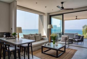 Crystal Sands - Hikkaduwa allows 18 year olds to book a room