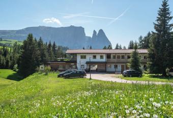 Ferienparadies Sabina F  hre has Balcony rooms