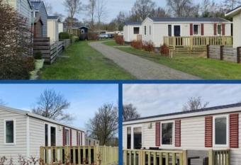 BJ Chalets - Robbengat 68 - Gezellige, kindvriendelijke chalet op vakantiepark Lauwersoog! Vroege incheck! has Balcony rooms