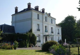 Manoir Le Parc near Paris & Disneyland has Balcony rooms