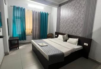 Hotel Devoy Inn by Namastexplorer Tapovan Rishikesh allows 18 year olds to book a room