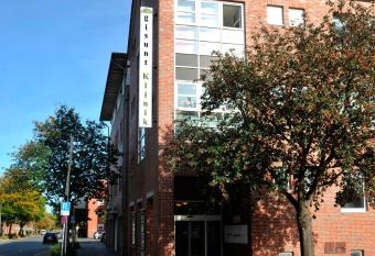 gisunt Pension allows 18 year olds to book a room