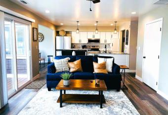 Harborview 3-6-8 on Main has Balcony rooms