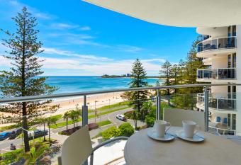 Sirocco 608 by G1 Holidays has rooms with a private hot tub