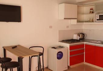 Departamento del Portal allows 18 year olds to book a room