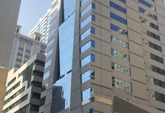 ALazmi Hotel116 has rooms with a private hot tub