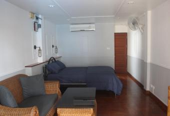 Friends of Koh Samui 1 has Balcony rooms