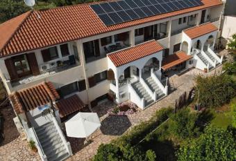 ALOE RESIDENTS allows 18 year olds to book a room