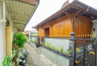 Villa Joglo Kawung has Balcony rooms