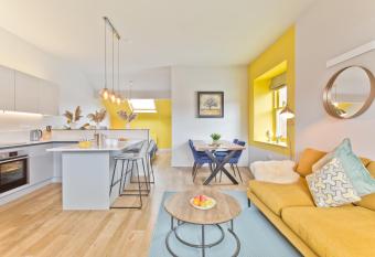 Kittiwake 1 bedroom Studio Apartment allows 18 year olds to book a room