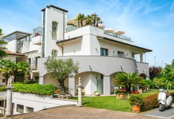 Hotel Arena has Balcony rooms