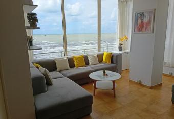 Apartm  n Dagmar allows 18 year olds to book a room