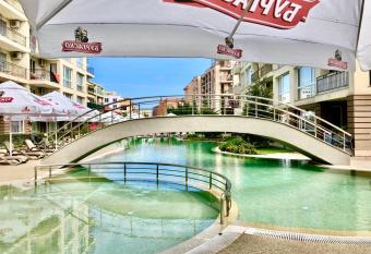 Menada Casa del Sol Apartments allows 18 year olds to book a room