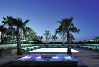 Le Jardin de Babylone  allows 18 year olds to book a room