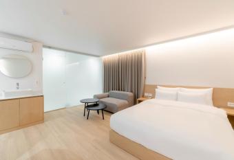 The Rest Aank Hotel Bupyeong allows 18 year olds to book a room