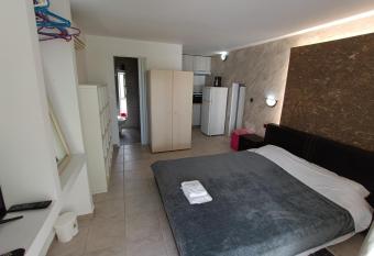 Azalea garden appartment with mountain view has Balcony rooms