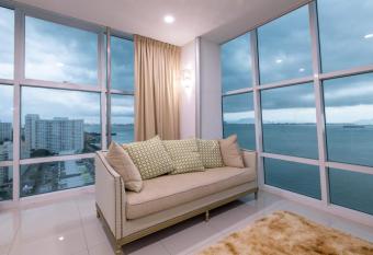 Maritime Seaview 240 by The Only Bnb allows 18 year olds to book a room