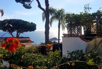 Le dolci note has Balcony rooms