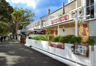 Commodores Lodge allows 18 year olds to book a room