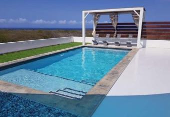 Dream Villa Paradise has Balcony rooms