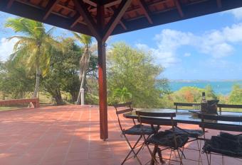 N ai plus    la r  servation allows 18 year olds to book a room