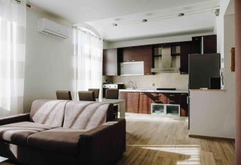 La Terra del Mare has rooms with a private hot tub