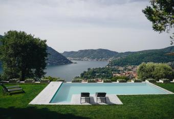 Villa ALMANA has Balcony rooms